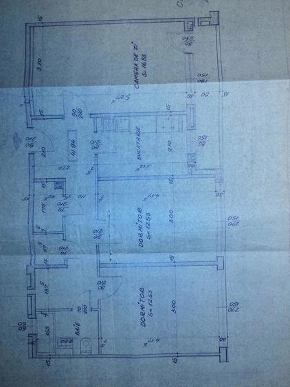 Apartament cu 3 camere decomandat în Berceni