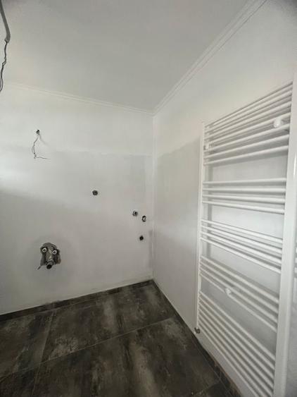 Duplex cu 5 camere cu Canalizare în Livezeni