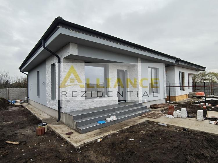 Casă individuală cu 3 camere cu Canalizare în Berceni