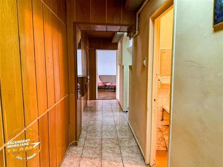Apartament cu 4 camere decomandat, mobilat în Central