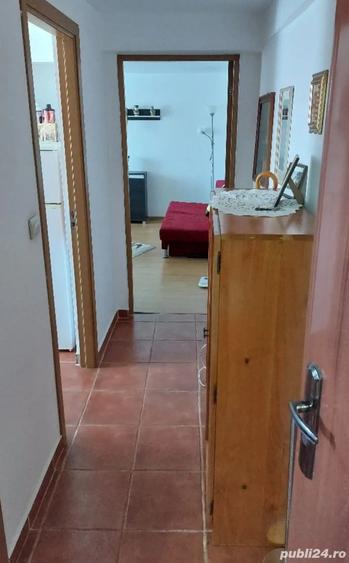 Apartament cu 3 camere decomandat, mobilat în Central