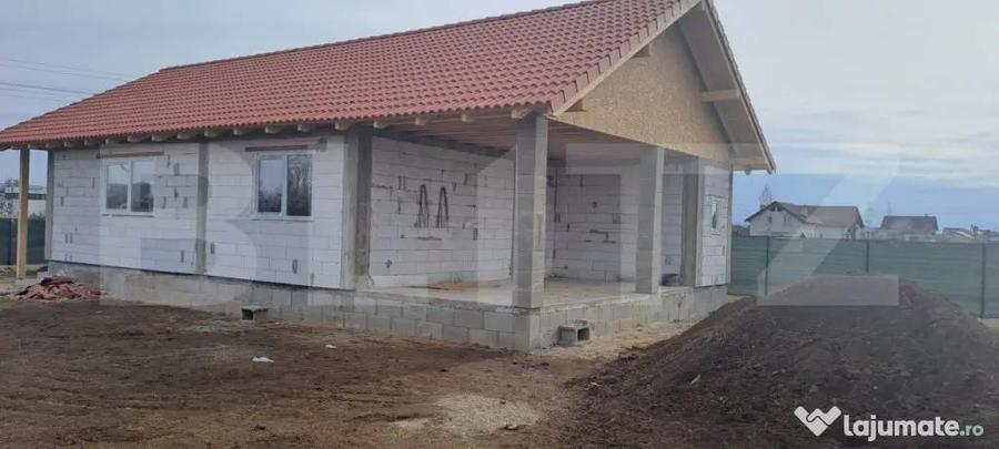 Casă cu 4 camere cu Teren 1134 Mp în Bărăbanț