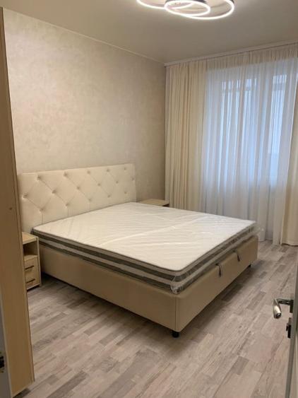 Apartament cu 2 camere decomandat în Victoriei