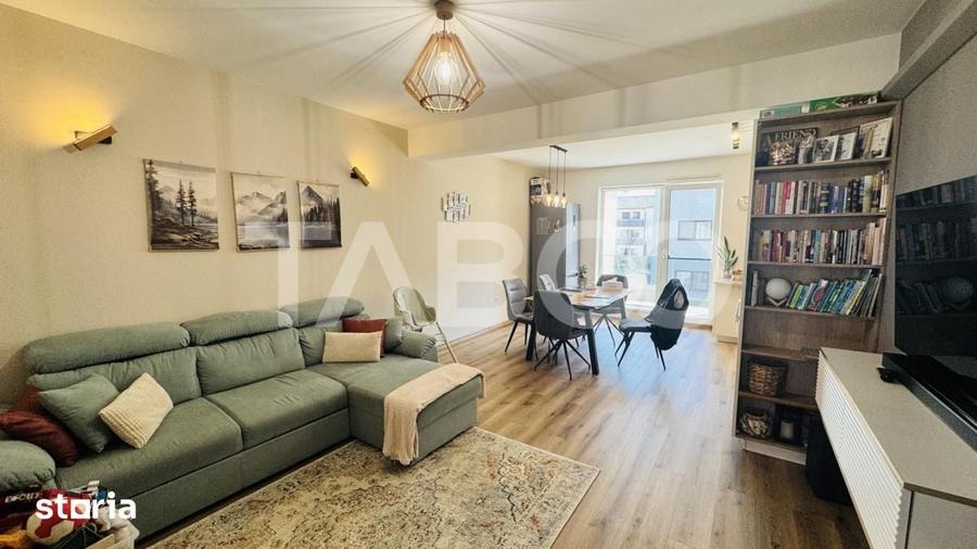Apartament cu 3 camere decomandat în Est
