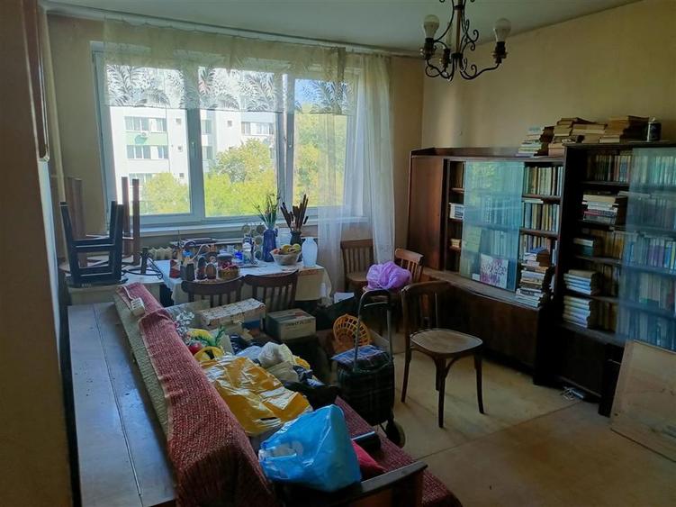 Apartament cu 2 camere decomandat în Berceni