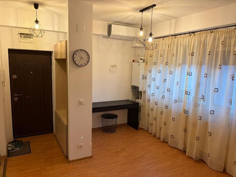 Apartament cu 3 camere decomandat, mobilat în Bucovina