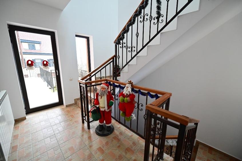 Casă individuală cu 2 camere cu Canalizare în Cisnădioara