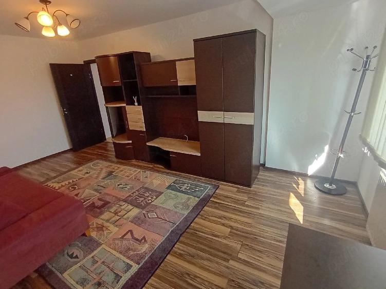 Garsonieră decomandată în Soarelui