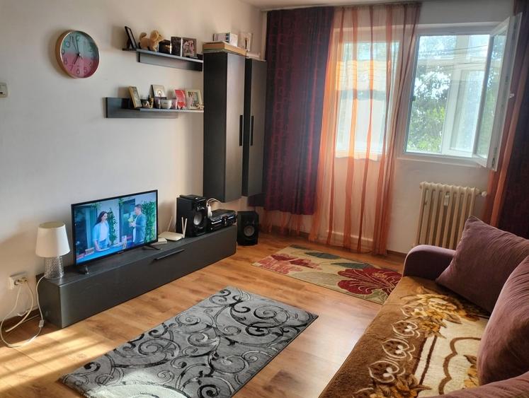 Apartament cu 2 camere decomandat în Berceni