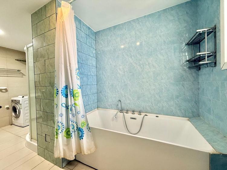 Apartament cu 3 camere decomandat în Ștefăneștii de Jos