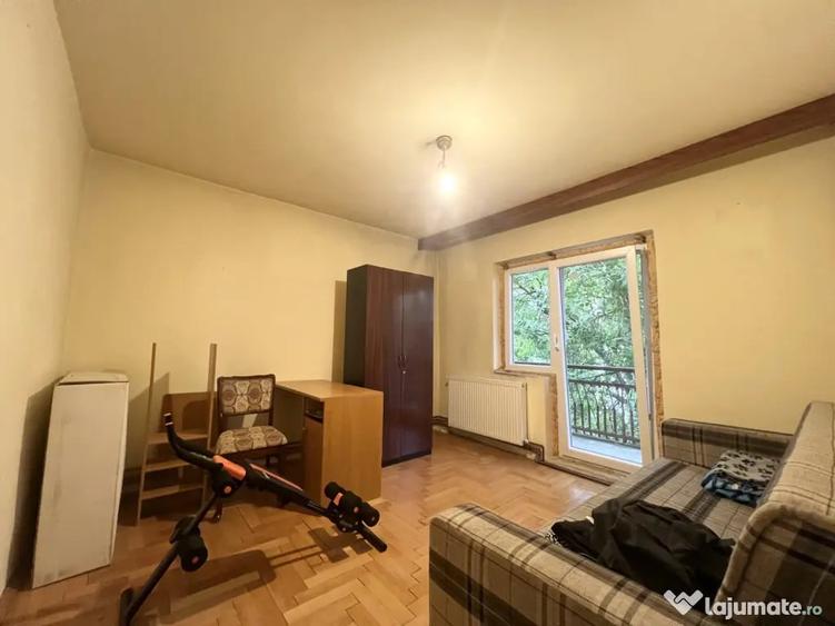Apartament cu 3 camere decomandat în Central