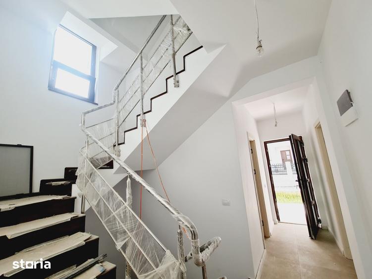 Casă cu 5 camere cu Teren 500 Mp în Bucium