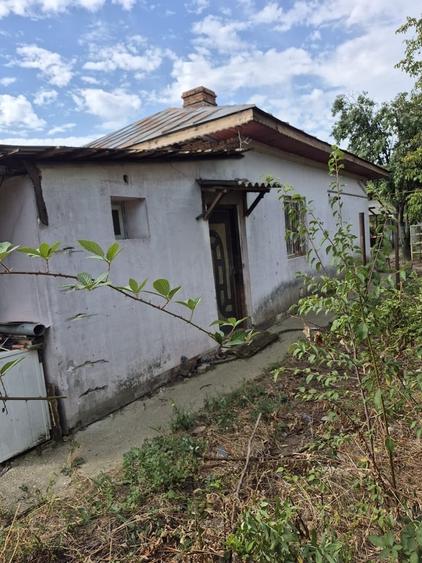 Casă cu 3 camere cu Teren 1065 Mp în Domnești