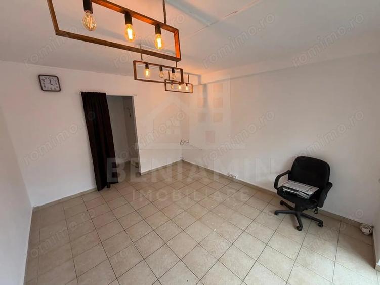 Spațiu comercial, de 25 mp, în Răcădău