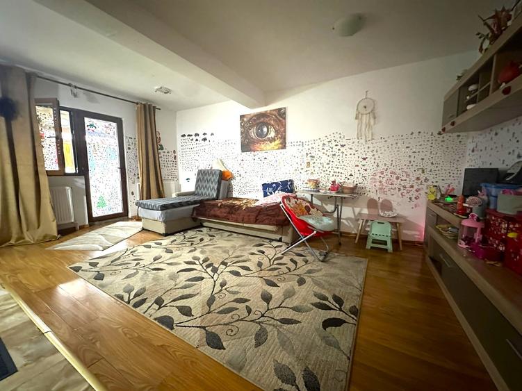 Apartament cu 2 camere decomandat în Miroslava