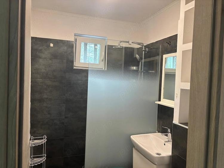 Apartament cu 3 camere semidecomandat în Crângași
