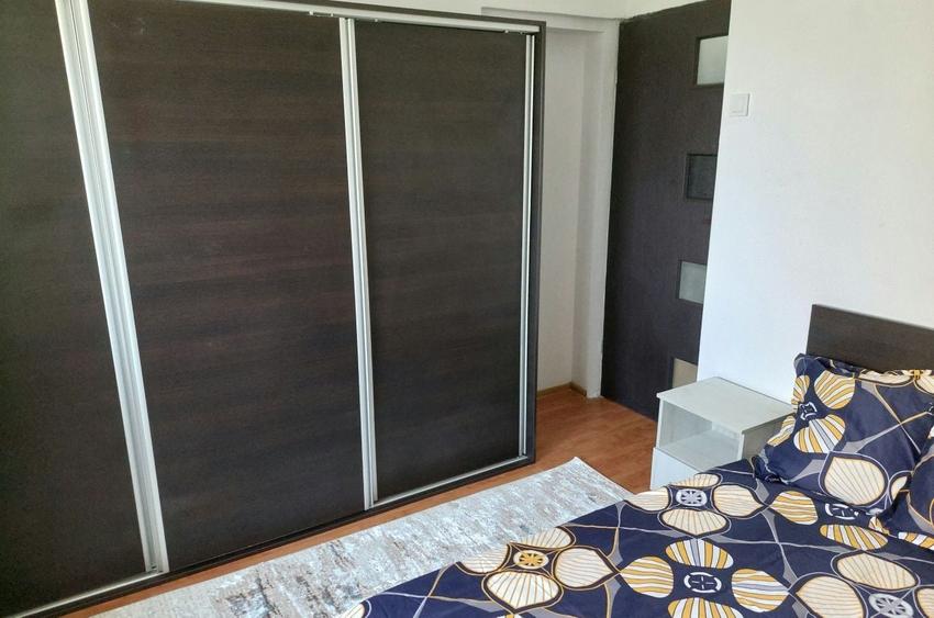 Apartament cu 2 camere decomandat în Păcii