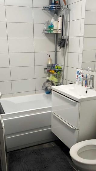 Apartament cu 4 camere decomandat în Exterior Vest