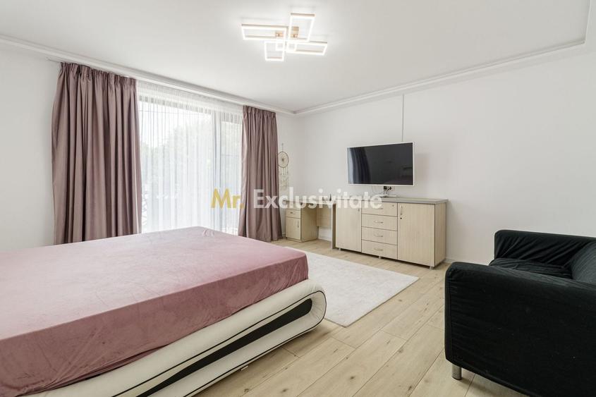 Casă cu 8 camere cu Piscina în Bănești