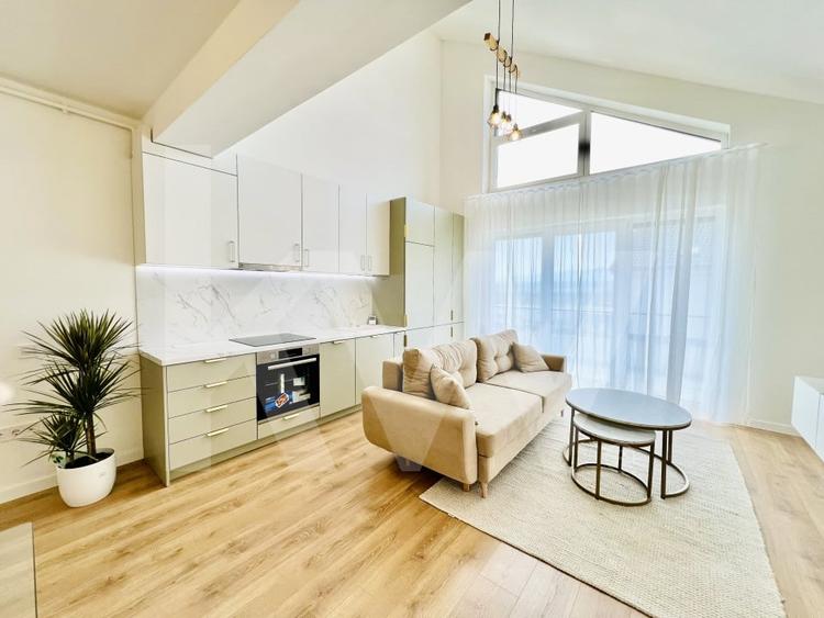 Apartament cu 2 camere semidecomandat în Cristian