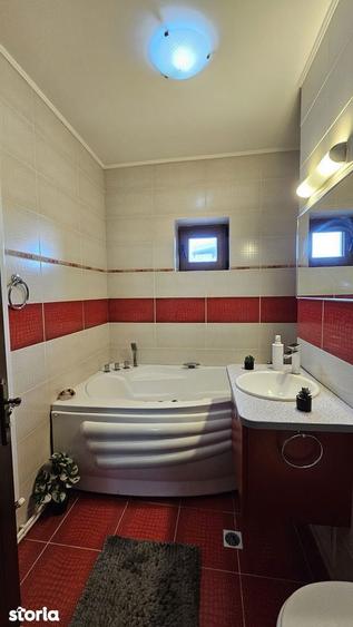 Apartament cu 3 camere decomandat în Siderurgiștilor