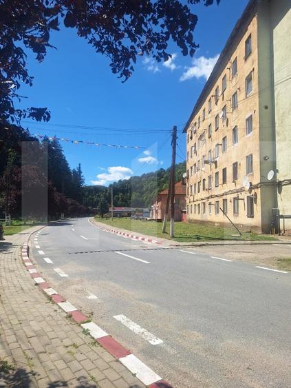 Garsonieră decomandată, mobilată în Nădrag