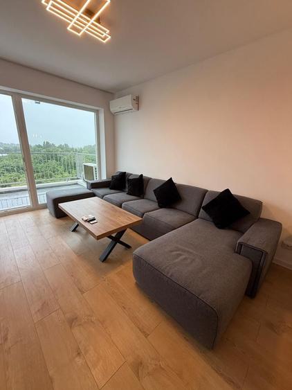 Apartament cu 3 camere decomandat, mobilat în Exterior Sud