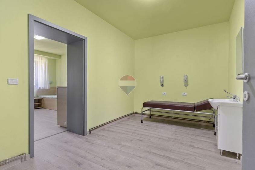Casă individuală cu 7 camere cu Teren 1363 Mp în Sânnicolau Mic