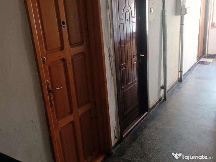 Garsonieră decomandată în Nord