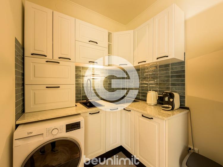 Apartament cu 3 camere decomandat, mobilat în Ultracentral