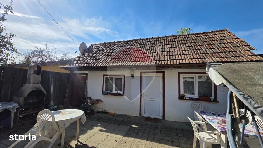 Casă cu 4 camere cu Teren 452 Mp în Central