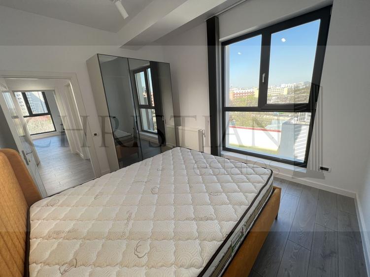 Apartament cu 2 camere decomandat, mobilat în Regie