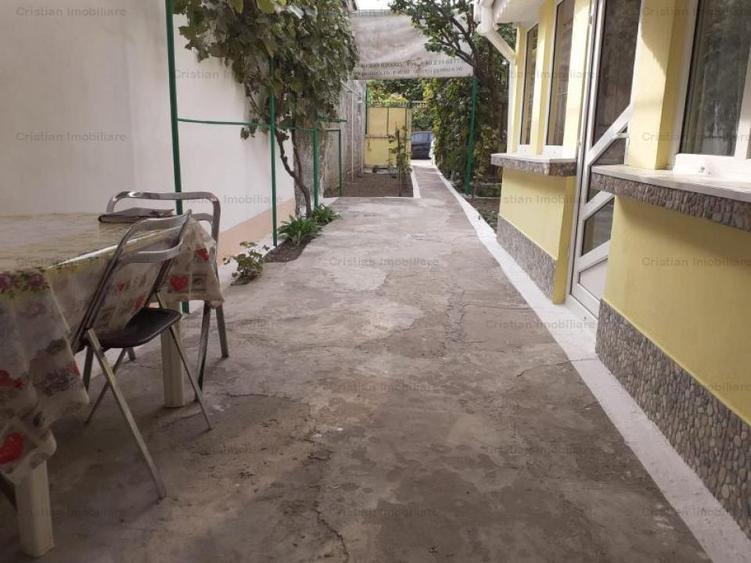 Casă cu 2 camere cu Canalizare în Central