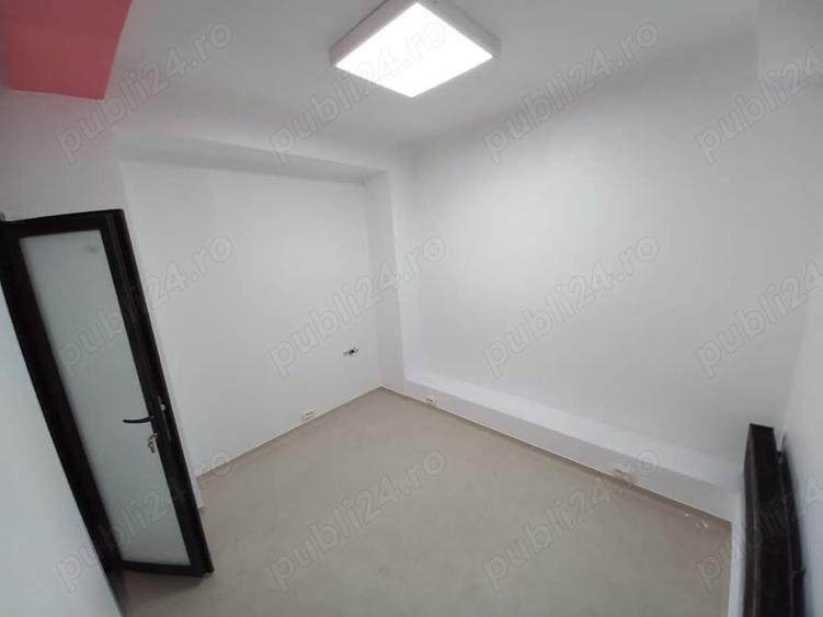 Spațiu comercial, de 100 mp, în Roșu