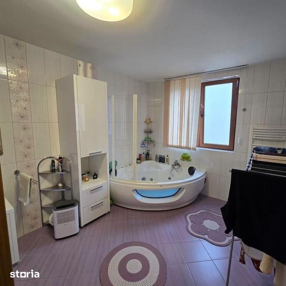 Apartament cu 4 camere în Ultracentral