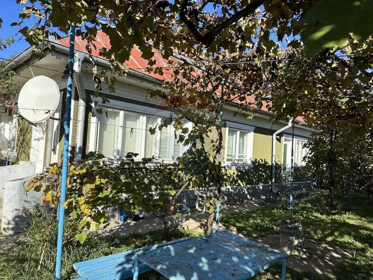 Casă individuală cu 3 camere cu Teren 1045 Mp în Piatra Șoimului