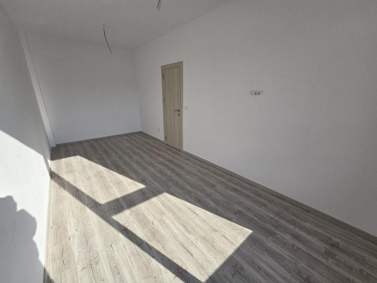 Apartament cu 2 camere decomandat în Girocului