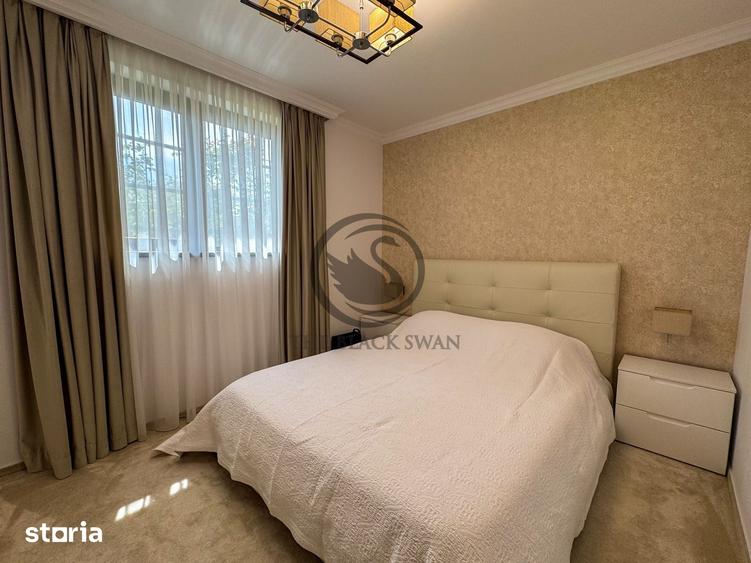Casă cu 5 camere cu Teren 1073 Mp în Podenii Noi