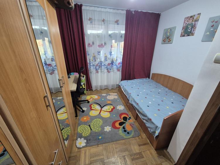 Apartament cu 3 camere semidecomandat, mobilat în Giulești