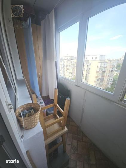 Apartament cu 3 camere decomandat în Tineretului — fotografia 2