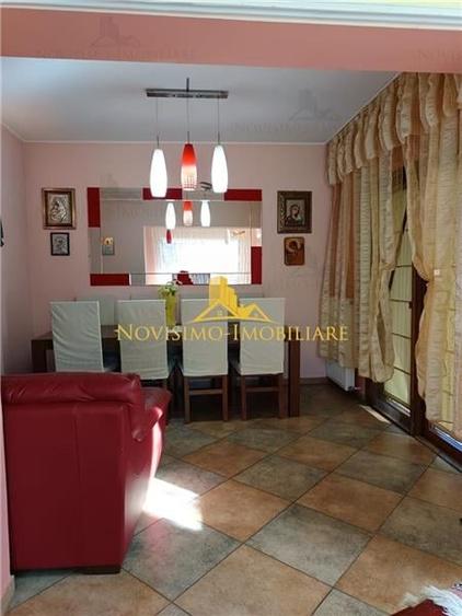 Casă individuală cu 6 camere cu Teren 698 Mp în Albert