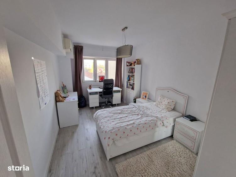 Apartament cu 5 camere decomandat în Dorobanți