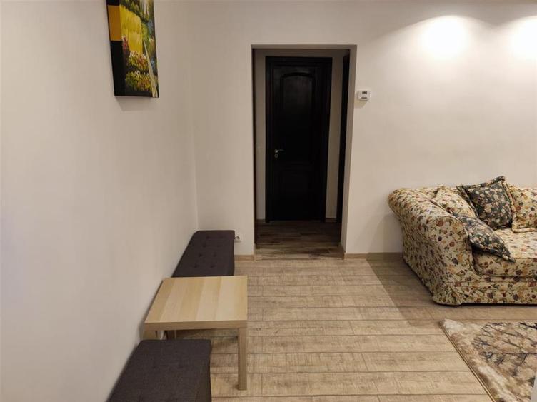 Apartament cu 2 camere semidecomandat, mobilat în Tătărași