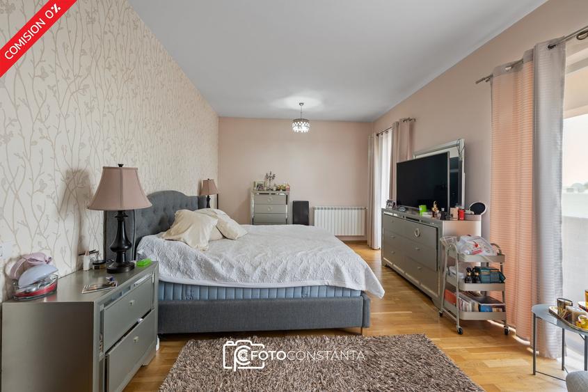 Casă individuală cu 5 camere cu Canalizare în Palazu Mare