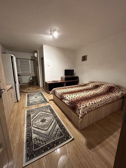 Garsonieră decomandată în Calea București
