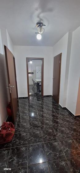 Apartament cu 3 camere decomandat în Complex Studențesc