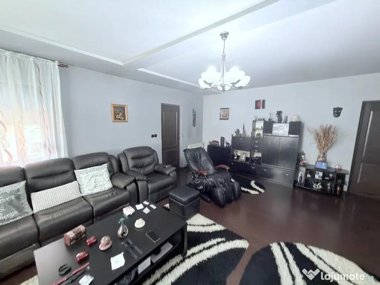 Casă cu 4 camere cu Teren 500 Mp în Central