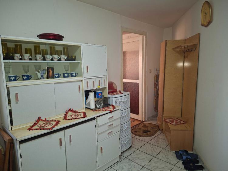 De vanzare apartament 1 camera Sangeorgiu de Mures. - 2