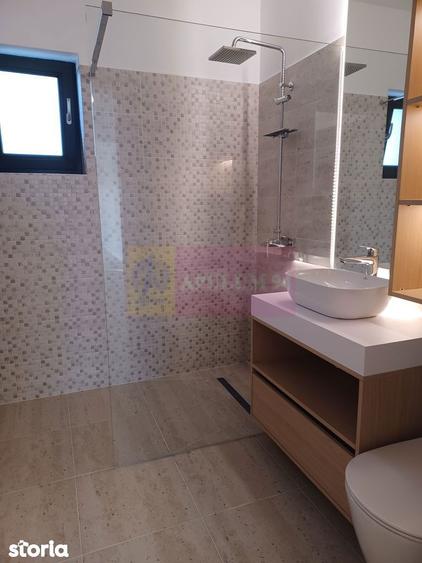 Casă cu 4 camere cu Teren 505 Mp în Săbăreni
