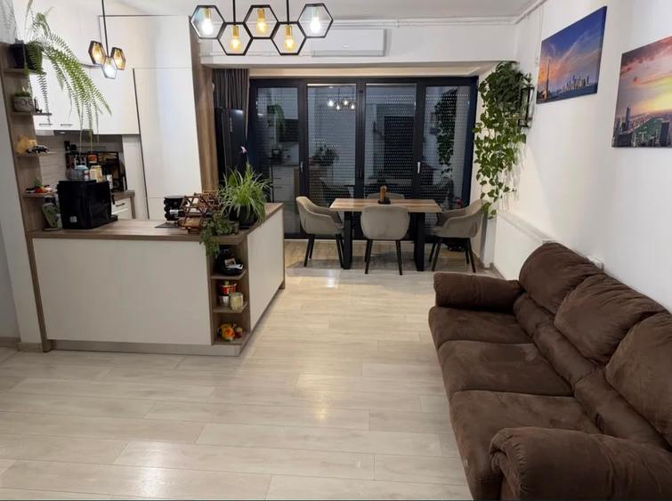 APARTAMENT 3 CAMERE - VEDERE LA LAC – Gherghitei- Comision 0 - 1